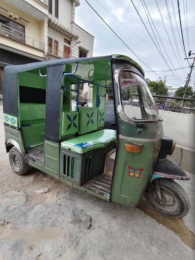 Super Star 6 Seater Rickshow