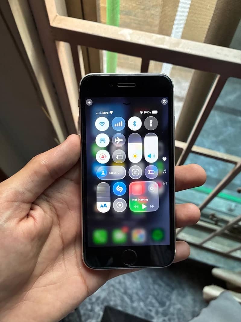 Apple iPhone SE 7