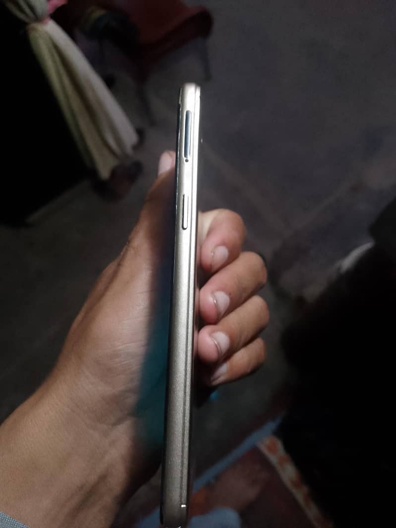 OPPO A57 1