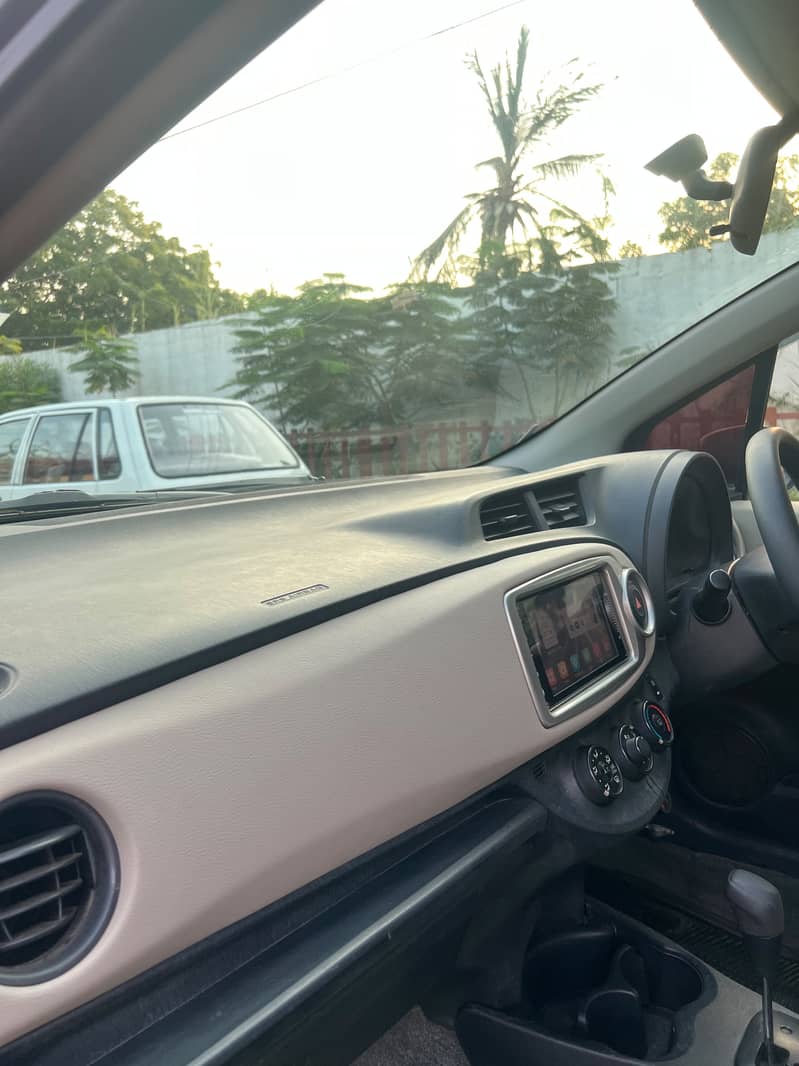 Toyota Vitz 14