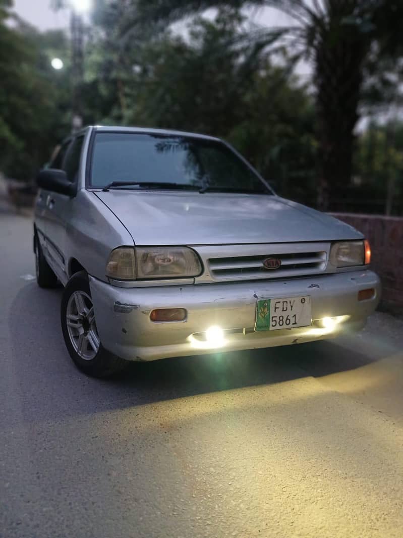 KIA Classic 2001 1