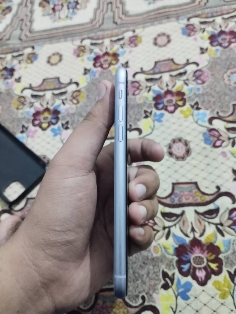 Apple iPhone 11 2