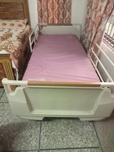 Hospitalisation bed for home