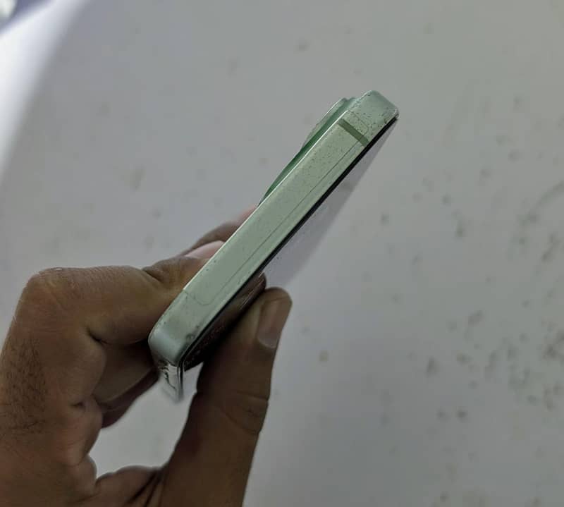 Apple iPhone 15 11