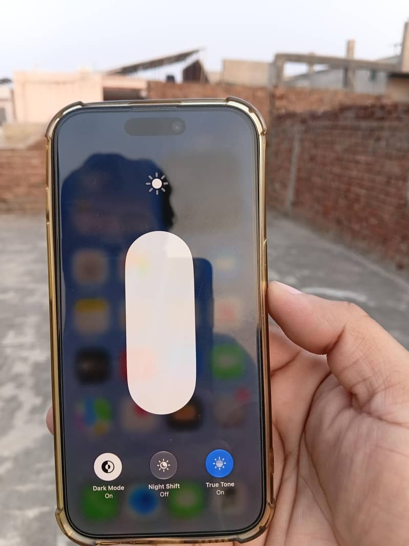 Apple iPhone 15 Pro 1