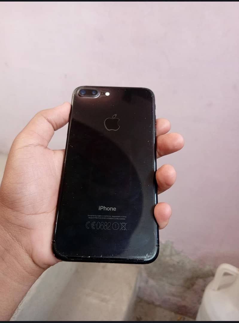 Apple iPhone 7 Plus 0
