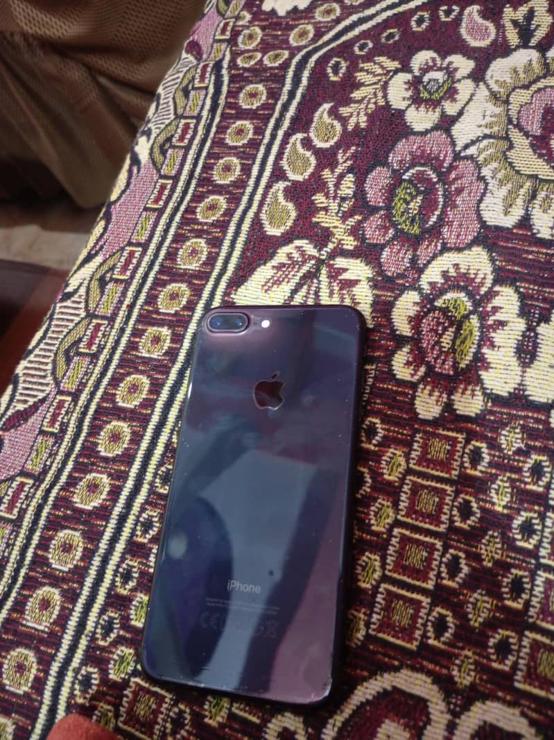 Apple iPhone 7 Plus 1