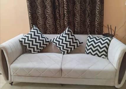 7 seaters sofa with center table