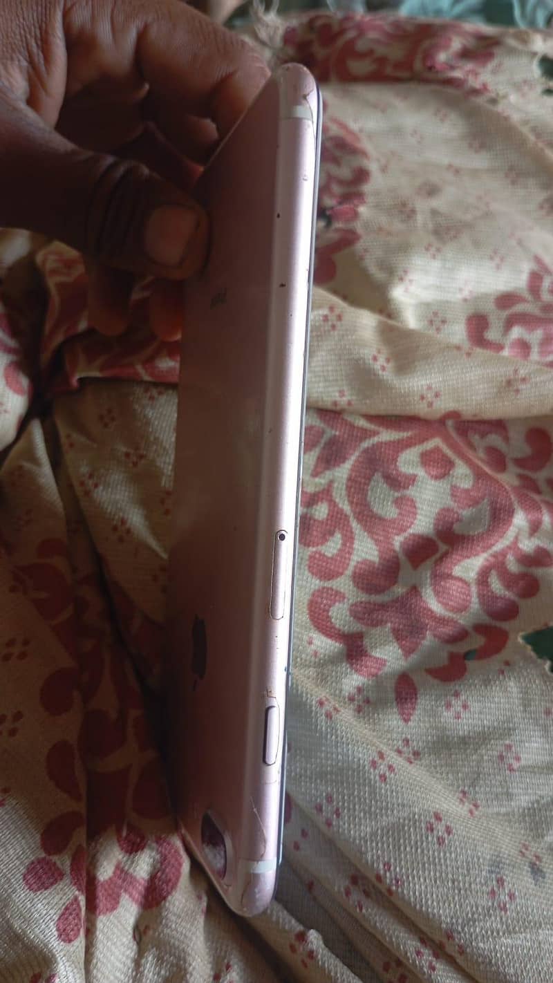 Apple iPhone 7 Plus 0