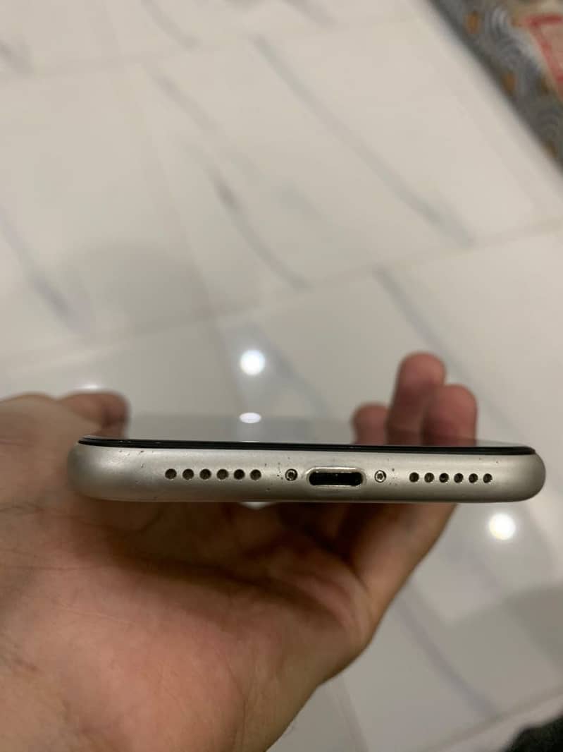 Apple iPhone 11 8