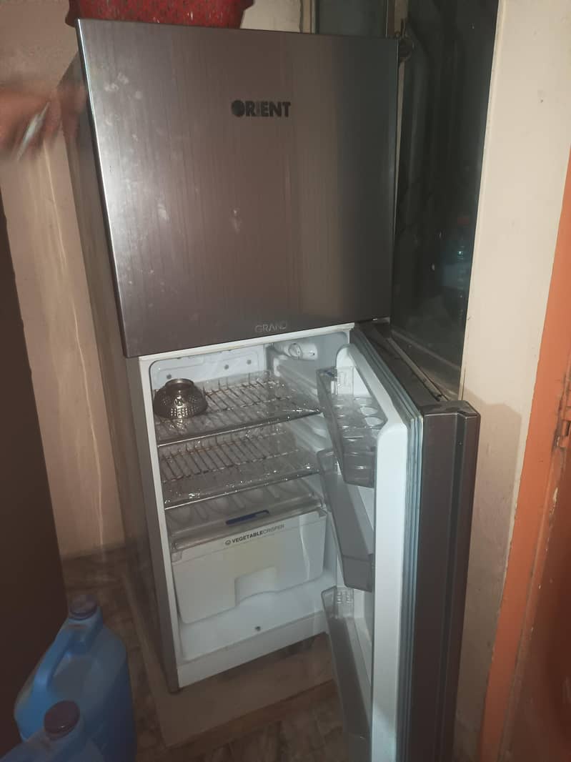 orient small size frige 5