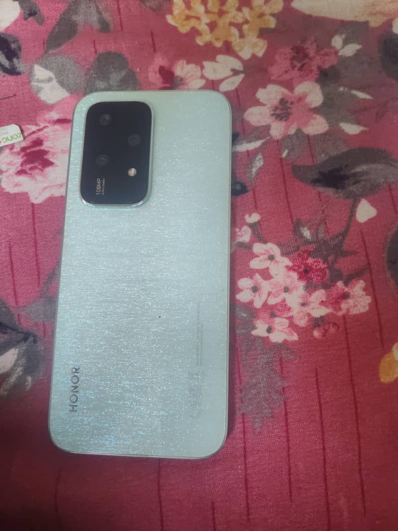 Honor 200 Lite 1