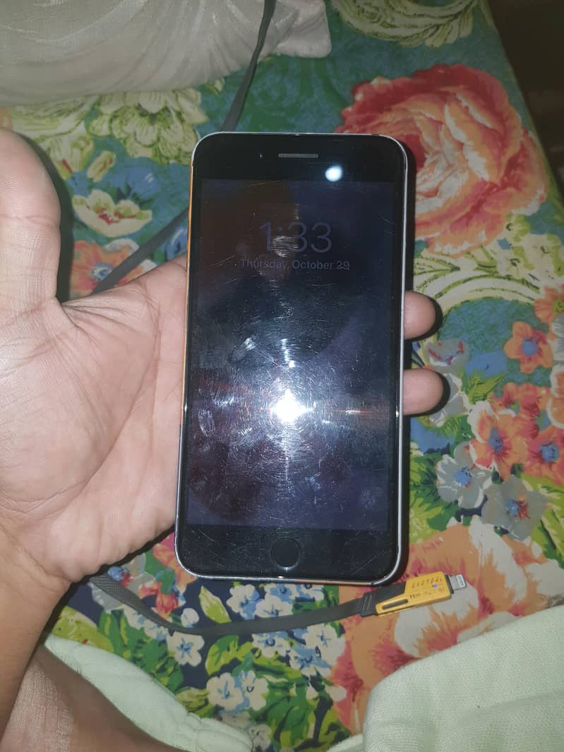 Apple iPhone 7 Plus 0