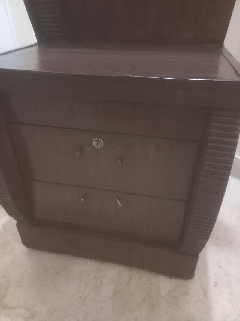 dressing table 6