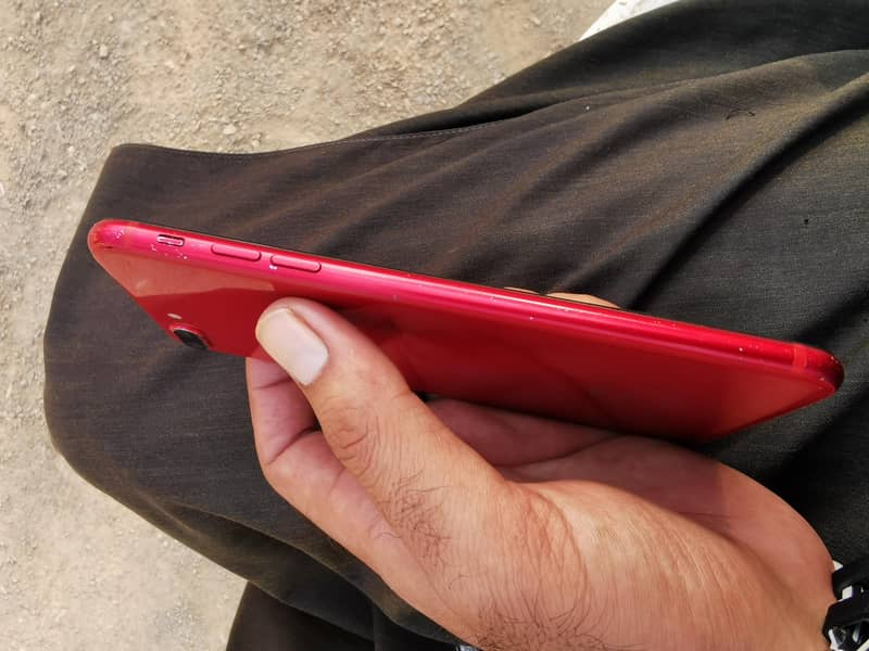 Apple iPhone 8 Plus (sim working) 1