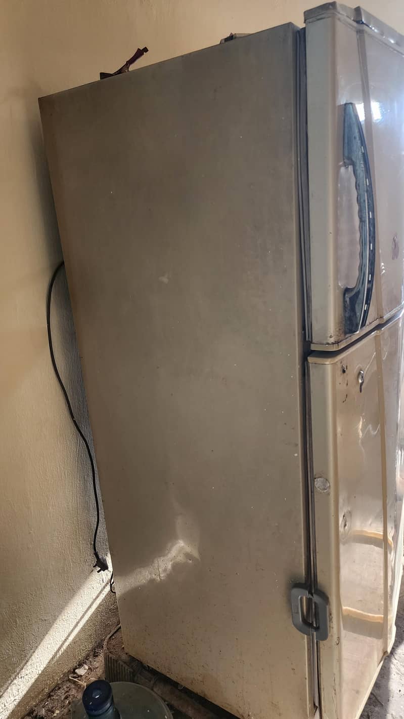 waves fridge good condition 1