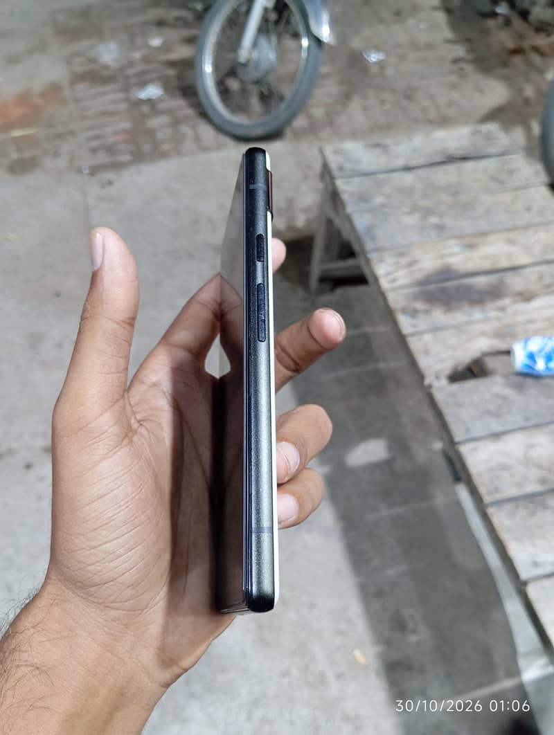 Google Pixel 6a 1