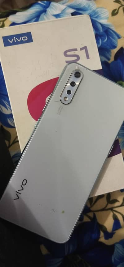 Vivo S1 4gb 128gb pta oficial provd with box only panal chnge all ok