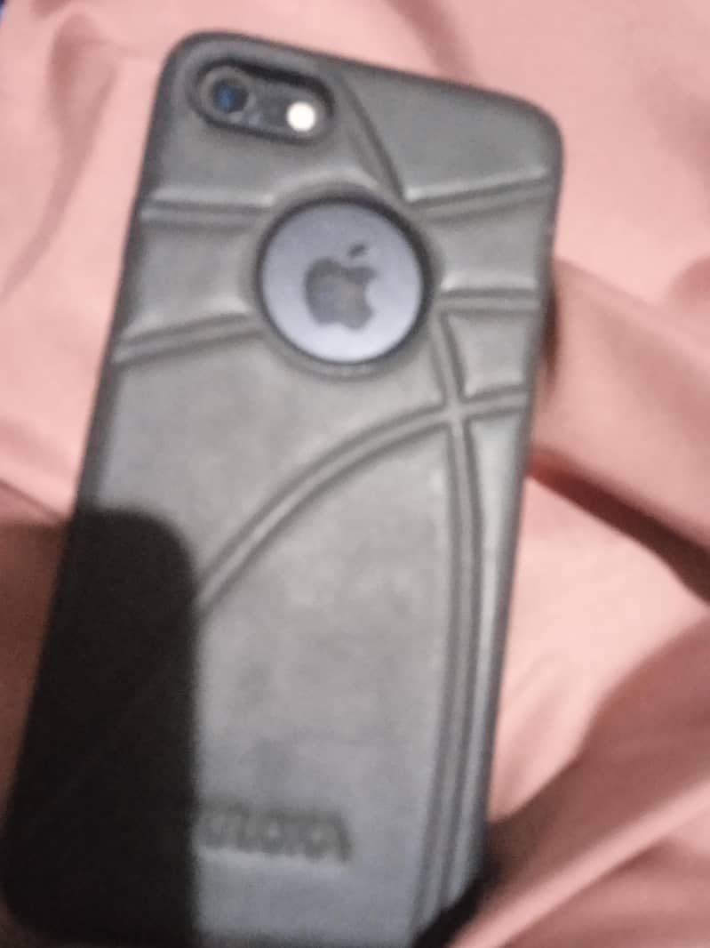 Apple iPhone 7 1