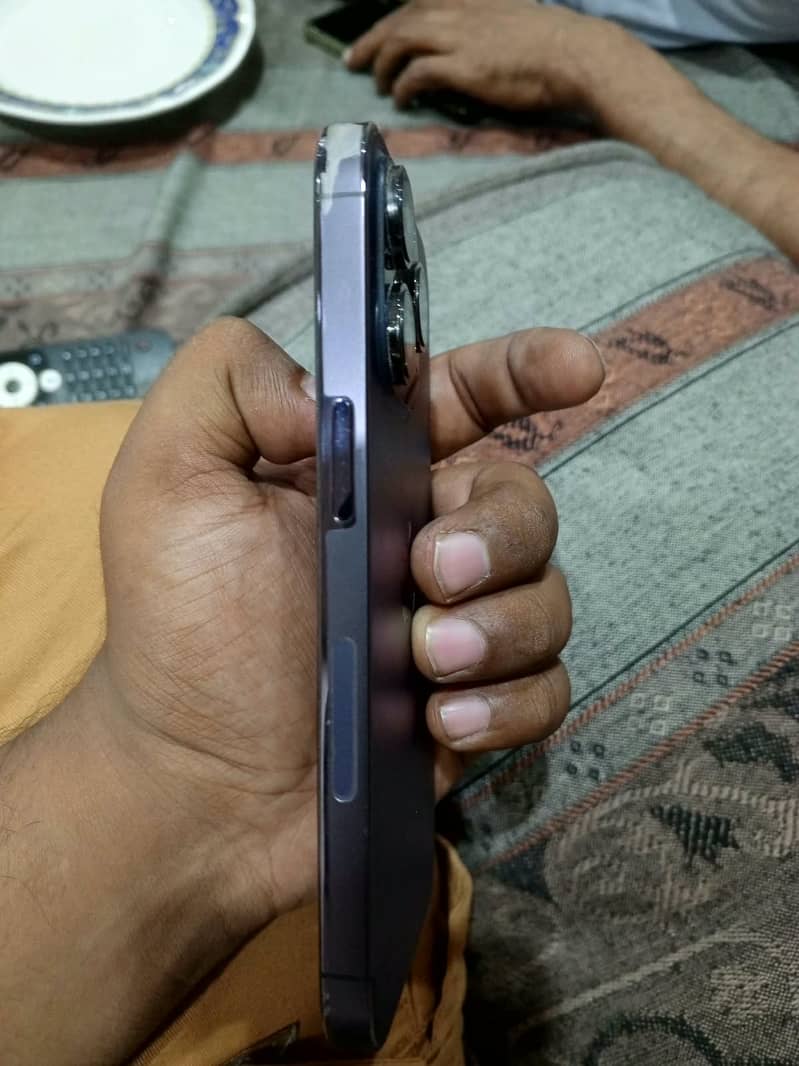 Apple iPhone 14 Pro 1
