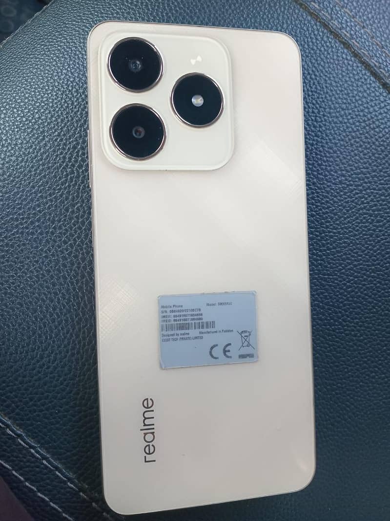 Realme C61 0