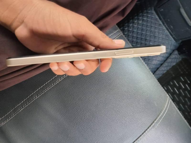 Realme C61 1