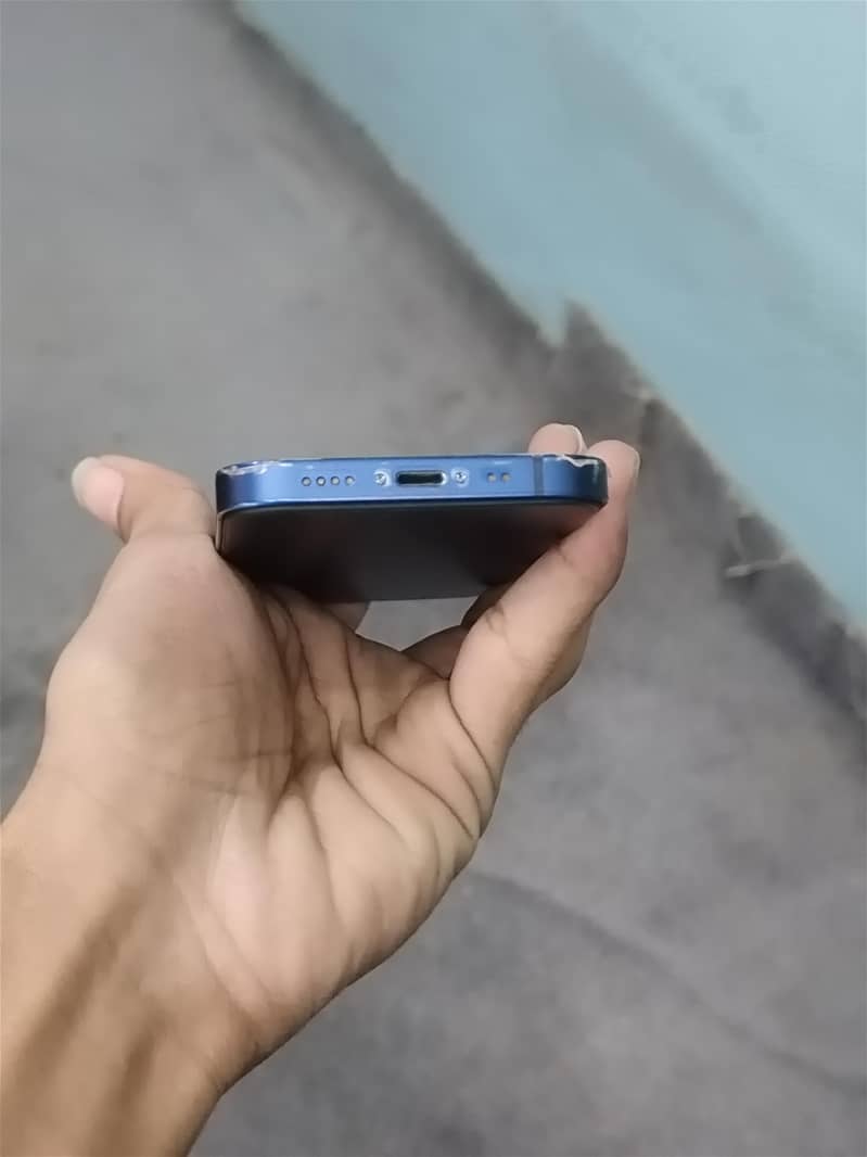 Apple iPhone 12 mini 1