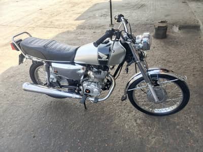 united 125 2023 model bike name pa hai contact no 03340069302