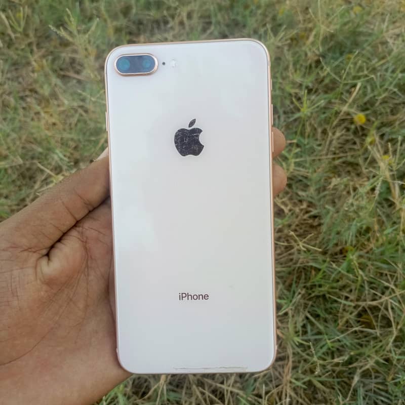 Apple iPhone 8 Plus 0
