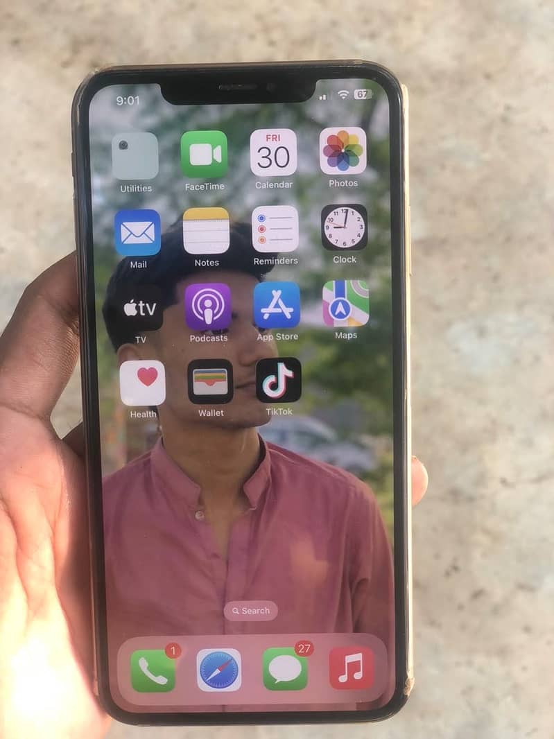 Apple iPhone XS Max 11