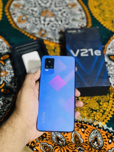 Vivo V21e  8+4/128 GB