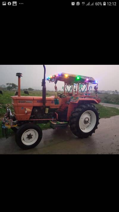 Tractor fit 480 showroom condition.