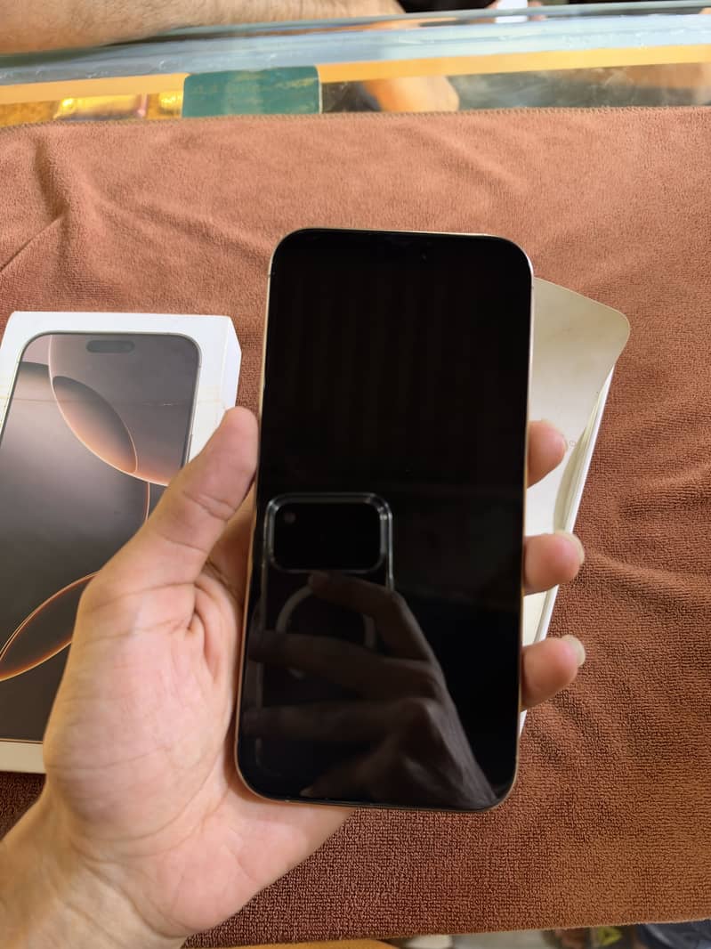 IPHONE 16 PRO MAX 1
