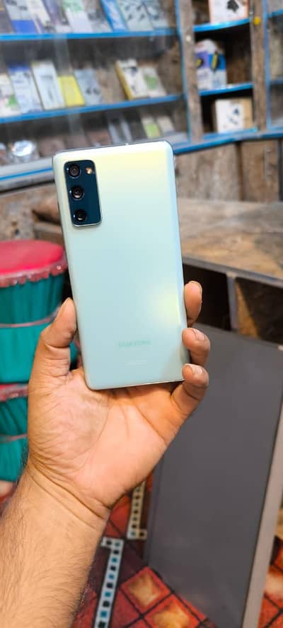 Samsung Mobile S20 FE