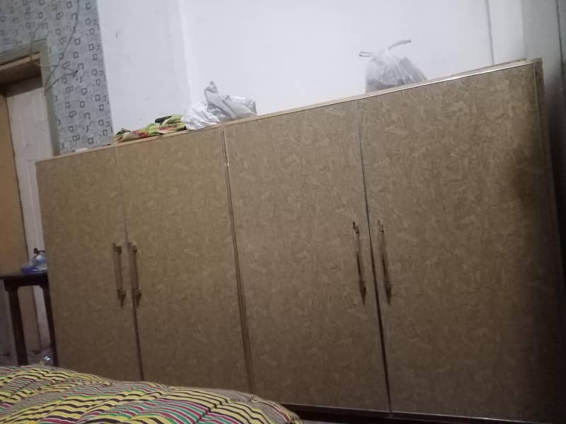 divider (wardrobe) 1