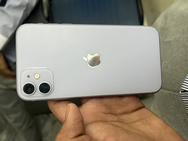 Apple iPhone 11 3