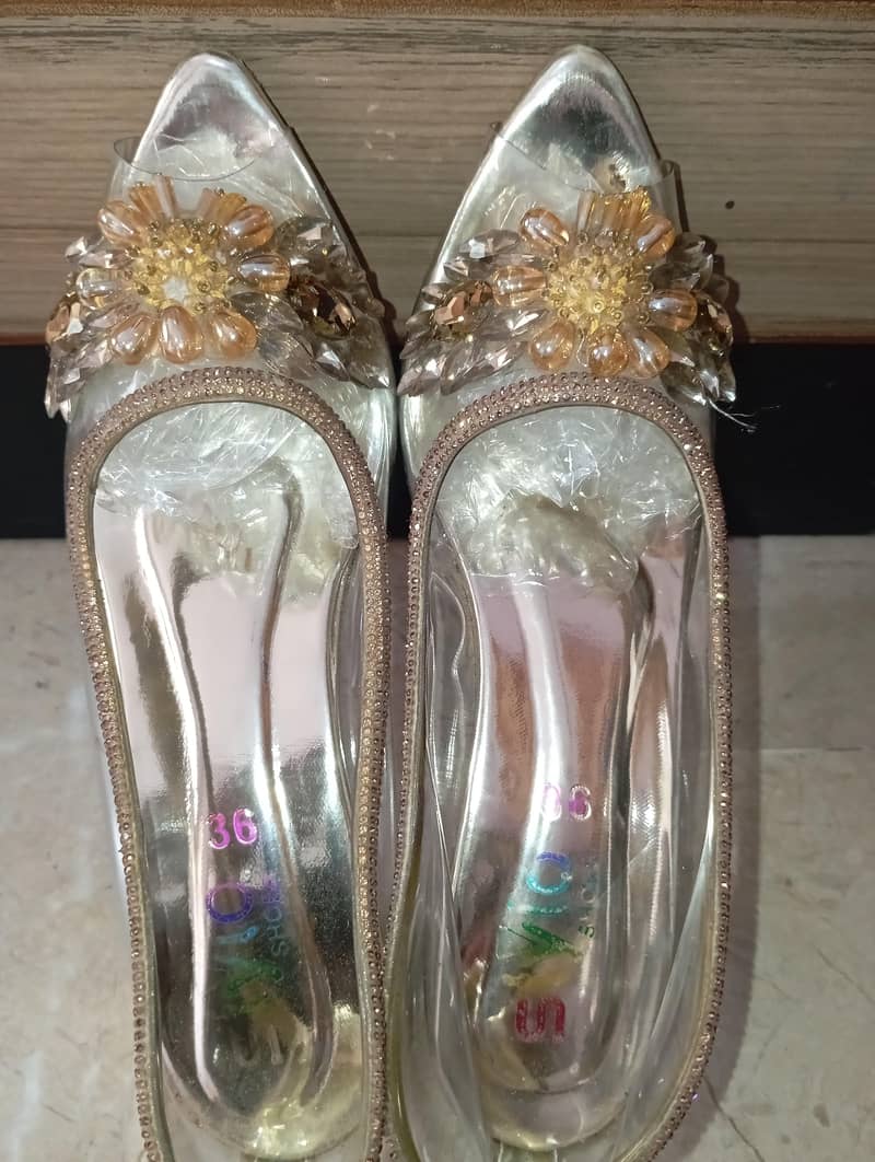 sandal 2