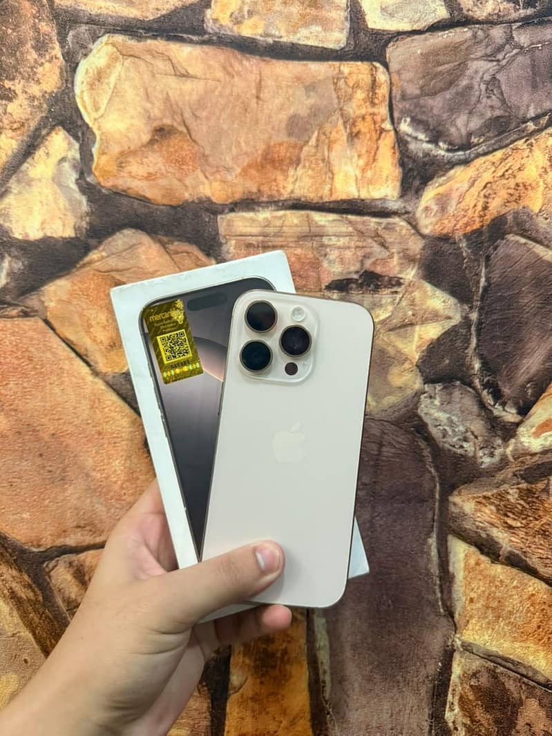Apple iPhone 16 Pro 0