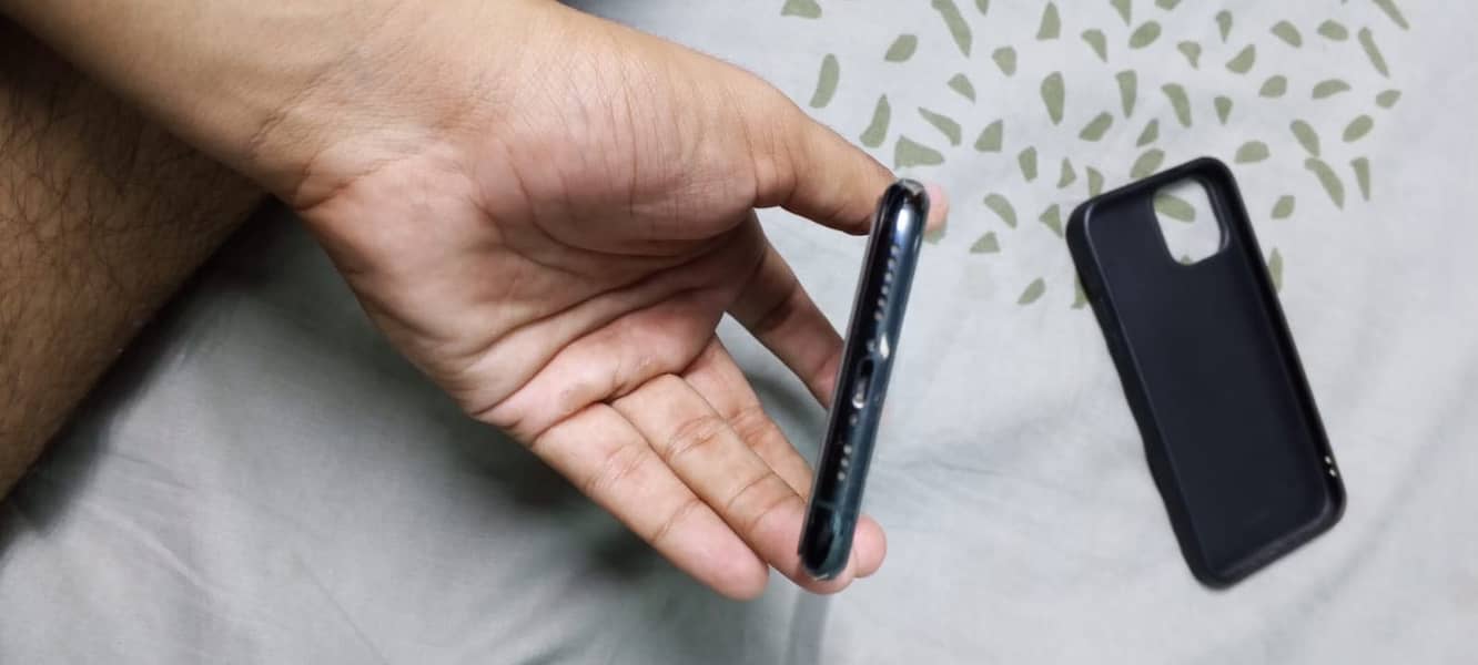 Apple iPhone 11 Pro 4