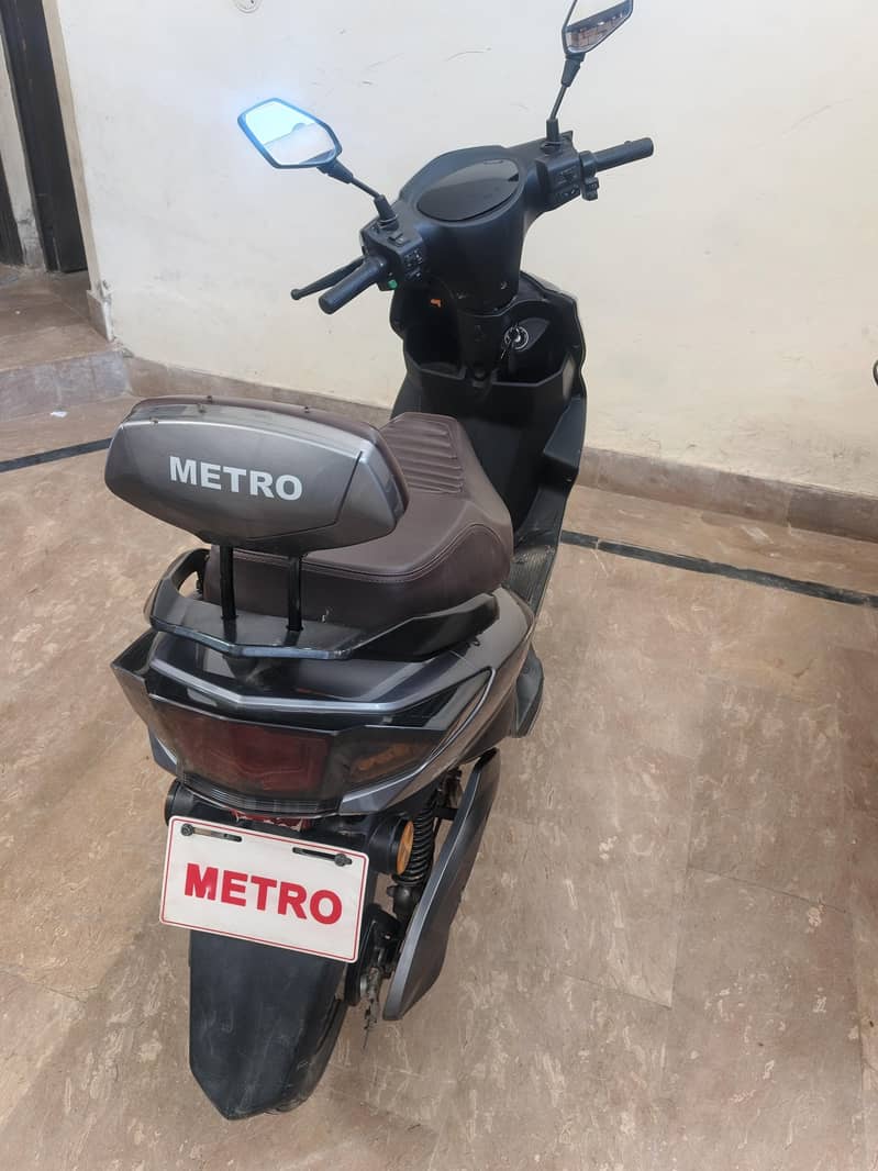 METRO Thrill (DABANG) 0