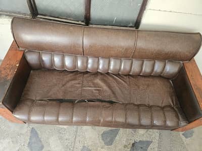 5 seater sofa in good condition high quality