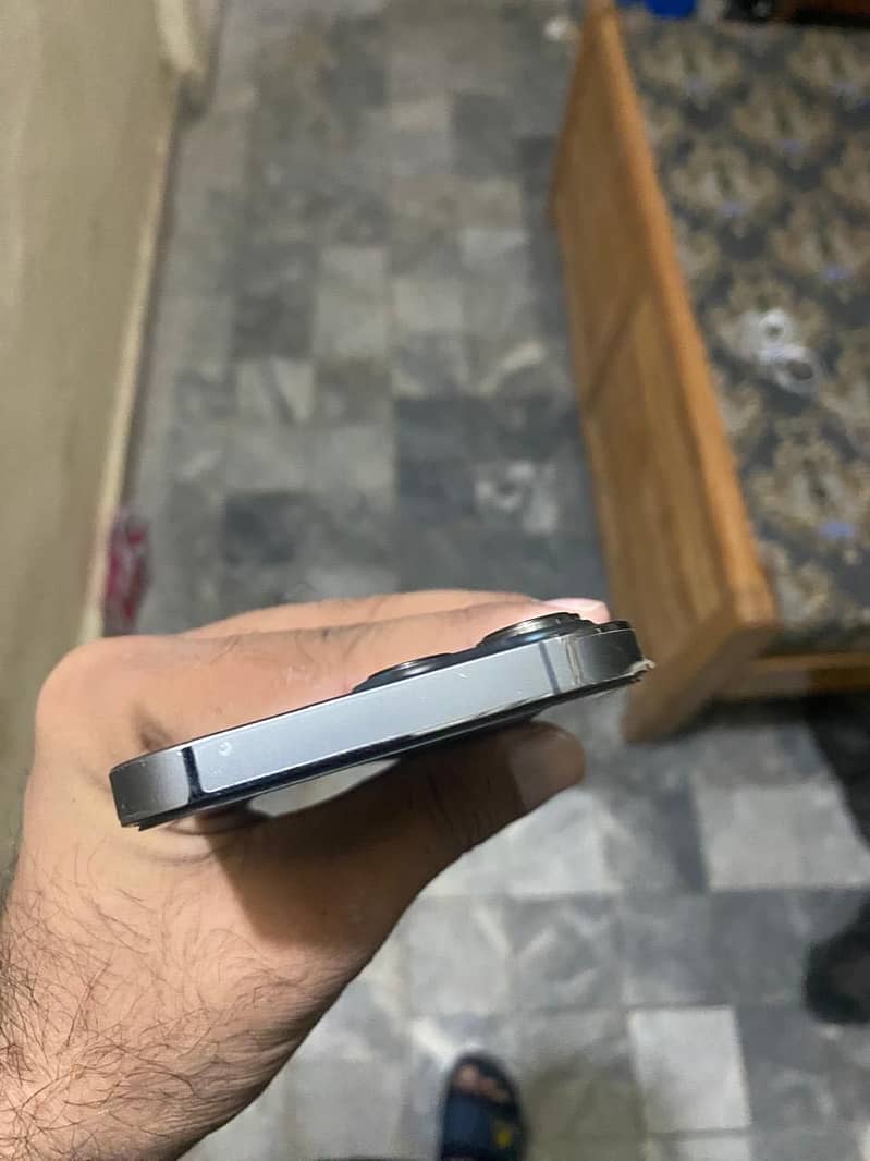 Apple iPhone 13 Pro 3