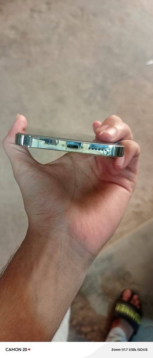 Apple iPhone 13 Pro Max 0