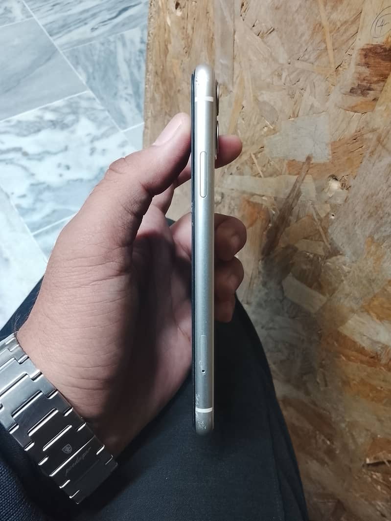 Apple iPhone 11 1