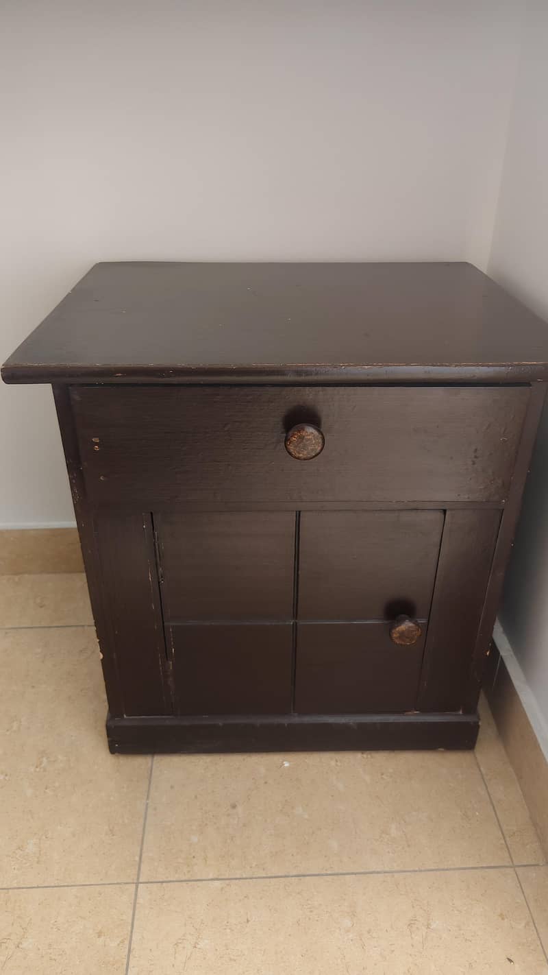 side table 0