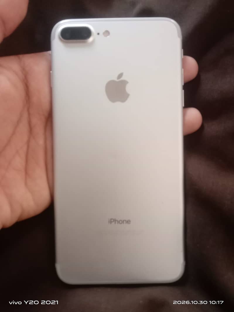 Apple iPhone 7 Plus 1