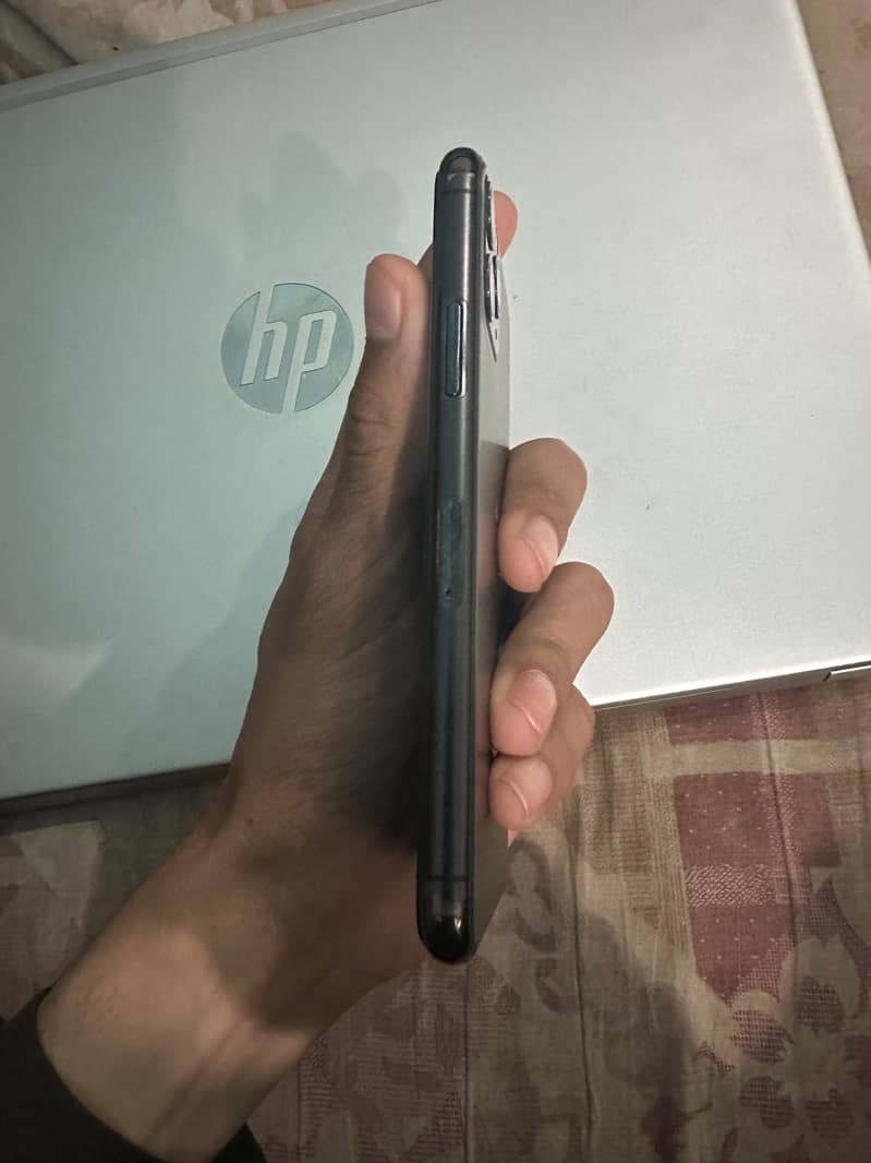 Apple iPhone 11 Pro 1