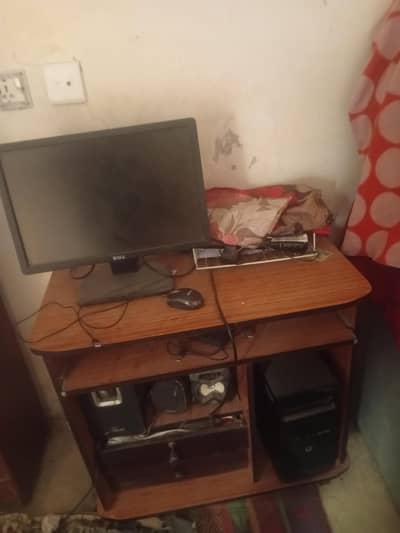 full desktop pc available complete setup