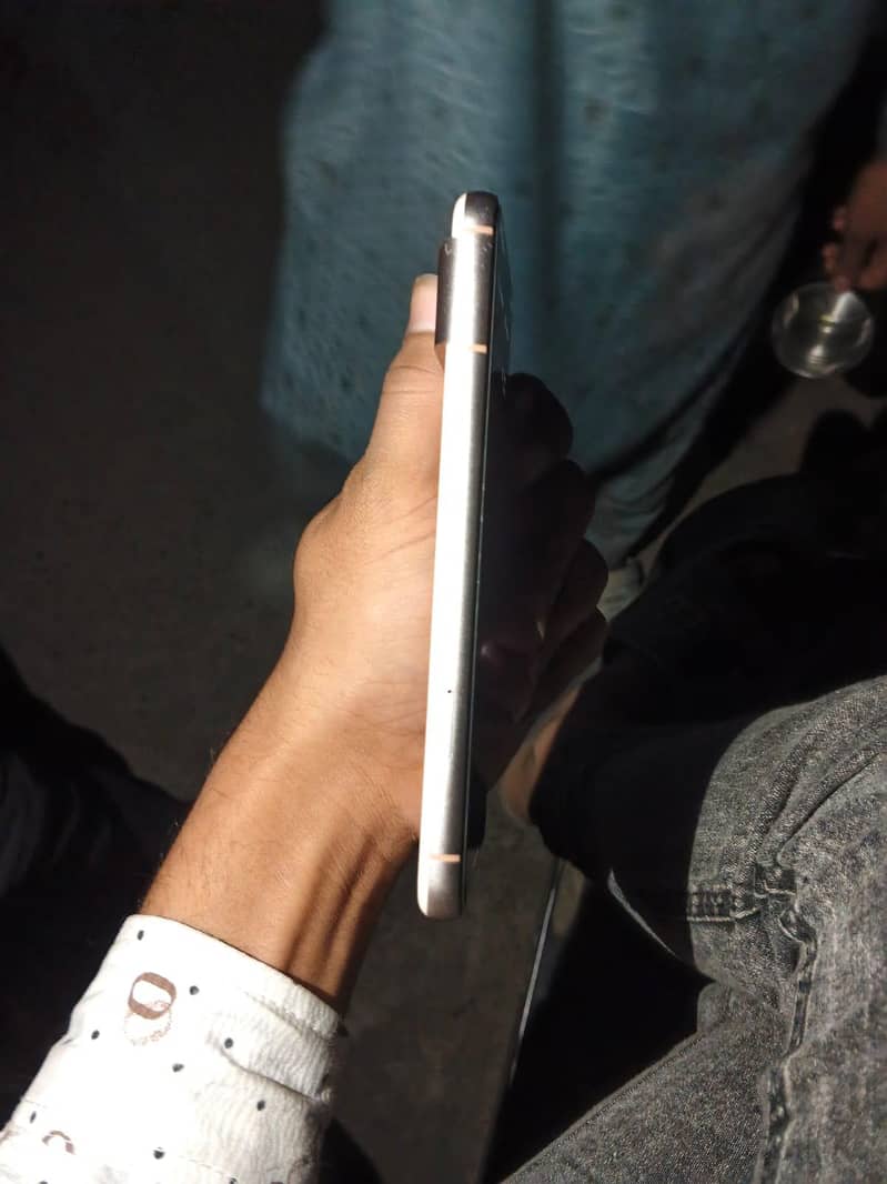 Google Pixel 8 5