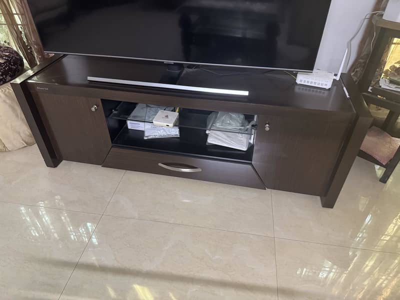 TV TABLE 0